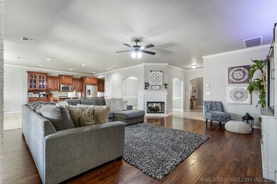 831 W 148th St S, Glenpool, OK 74033 - photo 6