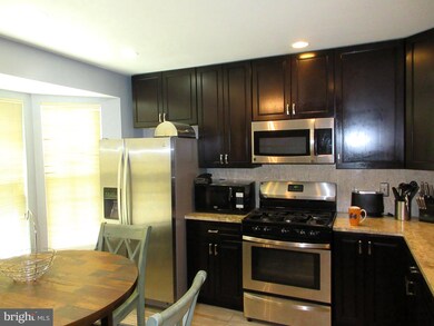 7008 Yellow Amber Ct, Capitol Heights, MD 20743 - photo 5