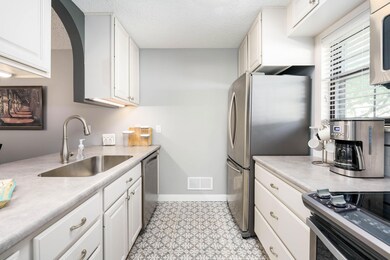 Greenleaf_Circle_3833_Kalamazoo_49008-5