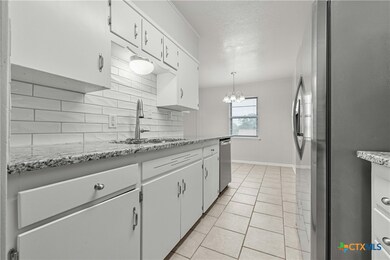 1402 Bluff Dr, Copperas Cove, TX 76522 - photo 6