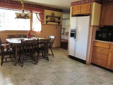 25 Captain Mac St, Chicopee, MA 01013 - photo 2