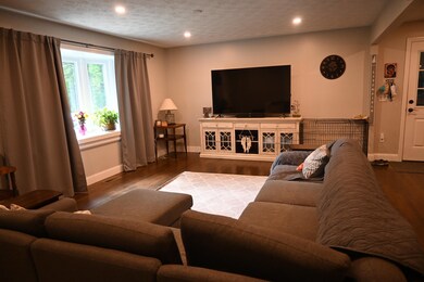 24 Jeff Ln, Litchfield, NH 03052 - photo 6