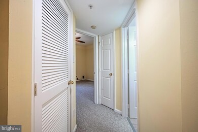 20419 Riverbend Square unit 302, Sterling, VA 20165 - photo 6