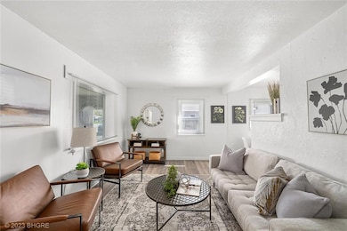 2318 56th St, Des Moines, IA 50310 - photo 4