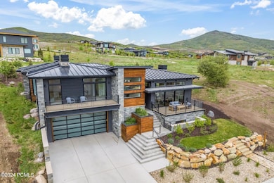 1_Front-Exterior_1800x1200_4131341