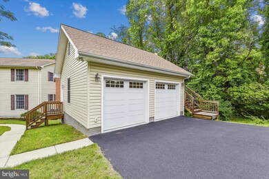 806 Richardson Dr, Harwood, MD 20776 - photo 3