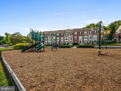 7129 Ladd Cir, Frederick, MD 21703 - photo 3