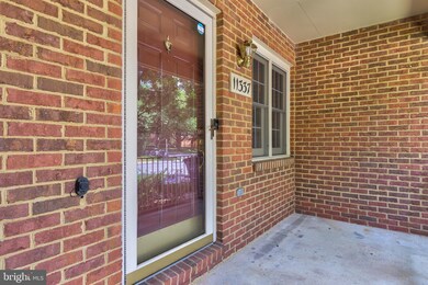 11337 Morning Gate Dr, Rockville, MD 20852 - photo 3