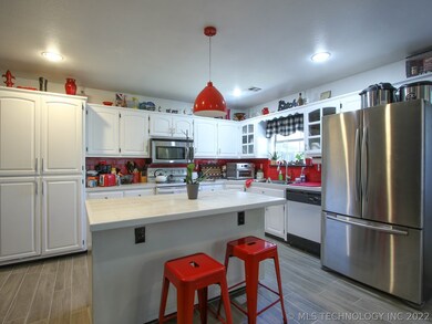 3709 S 200th East Ave, Broken Arrow, OK 74014 - photo 5