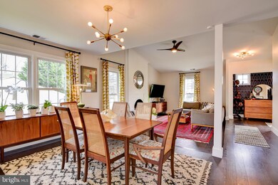 12802 Scranton Ct, Herndon, VA 20170 - photo 4