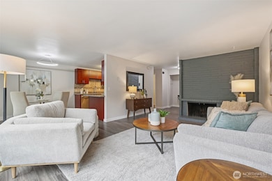 Transition easily from living to dining to kitchen.