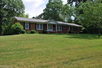 3822 Bramblewood Dr, Greensboro, NC 27407 - photo 6