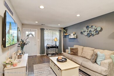 04-Living & Dining Room