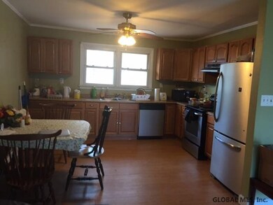 28 Garfield Ave, Saratoga Springs, NY 12866 - photo 5