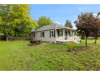 137 SW Madison St, Sheridan, OR 97378 - photo 2