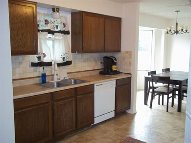 Kitchen-dining combo