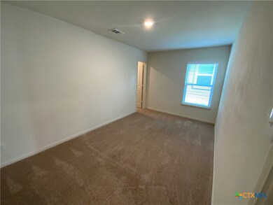 208 Allington Cir, Jarrell, TX 76537 - photo 5