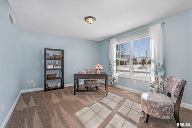 6119 Judson Cir, Davenport, IA 52807 - photo 3