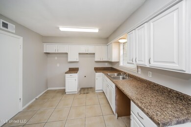 021-photo-kitchen-12666419
