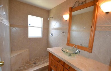 8147 Wellsmere Cir unit 1, Orlando, FL 32835 - photo 5