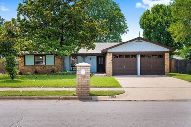 2117 Mountainview Dr, Hurst, TX 76054 - photo 2