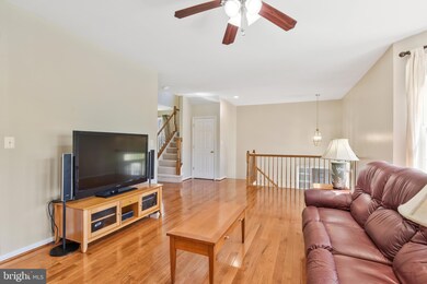 8823 Flatbush Ct, Manassas, VA 20109 - photo 4