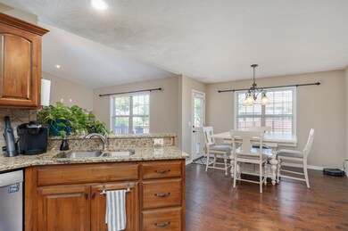 807 E Roubidoux St, Nixa, MO 65714 - photo 5