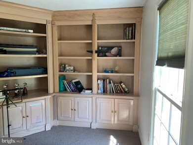 8619 Oak Chase Cir, Fairfax Station, VA 22039 - photo 3