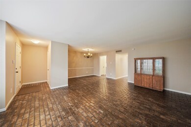 10296 Briar Forest Dr unit 26/7, Houston, TX 77042 - photo 4