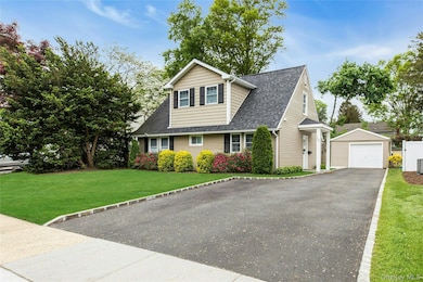 20 Robert Rd, Glen Cove, NY 11542 - photo 3