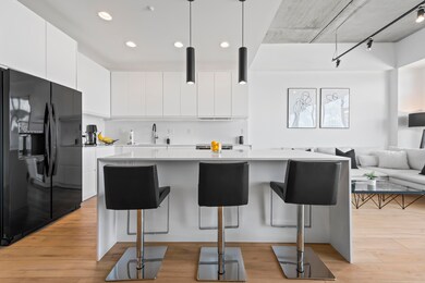 Main North unit 716, Royal Oak, MI 48067 - photo 2