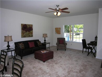Den/Family/Great Room - Large Family Room
