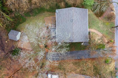 Tons of trees that provide lots of privacy in spring and summer.