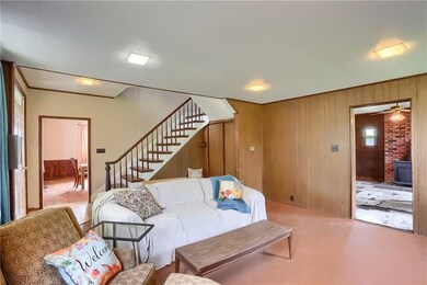 116 Matthews Spur Rd, Eighty Four, PA 15330 - photo 3