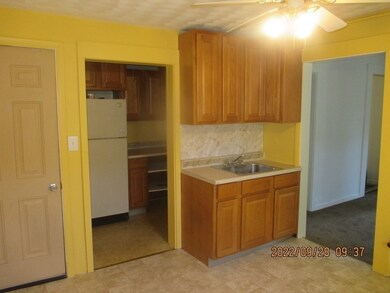 46-48 Montgomery St unit 2L, Springfield, MA 01151 - photo 2