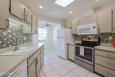 17255 N 106th Ave, Sun City, AZ 85373 - photo 7