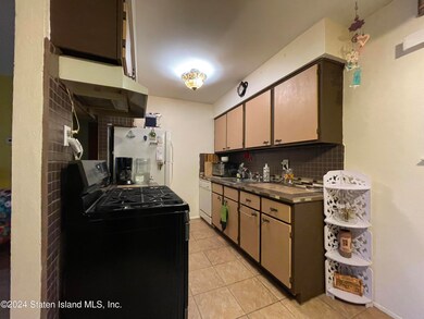 4199 Amboy Rd unit 6B, Staten Island, NY 10308 - photo 6