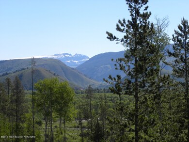 Tract 14.Views