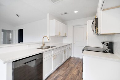 9743 Kirkfalls Dr, Houston, TX 77089 - photo 5