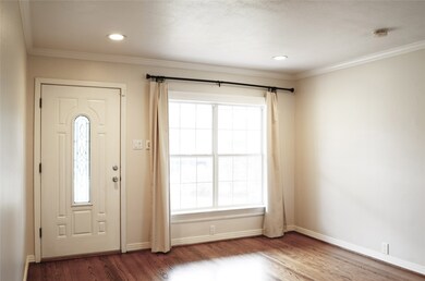 1135 W 30th St, Houston, TX 77018 - photo 4