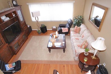 81 Sandywood Ln, Staten Island, NY 10309 - photo 6