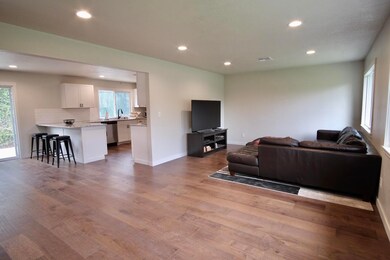 823 3rd St, Rogue River, OR 97537 - photo 4