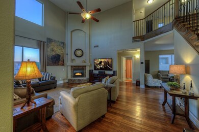 3219007_Family Room