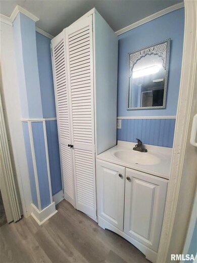 330 N Duncan St, Virginia, IL 62691 - photo 5