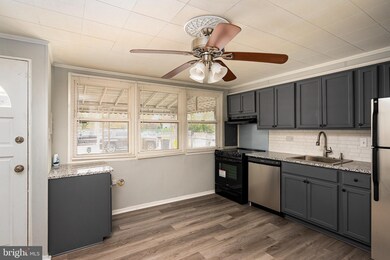 3167 Bero Rd, Halethorpe, MD 21227 - photo 4