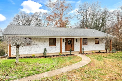 609 Coventry Rd, Knoxville, TN 37923 - photo 2