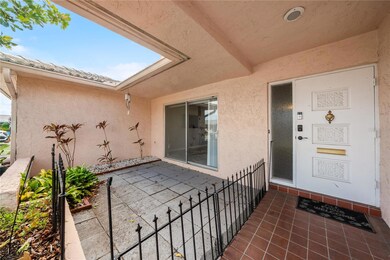 5428 Larchmont Ct N, Pinellas Park, FL 33782 - photo 3