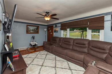 2682 Grandview Ave, Des Moines, IA 50317 - photo 3