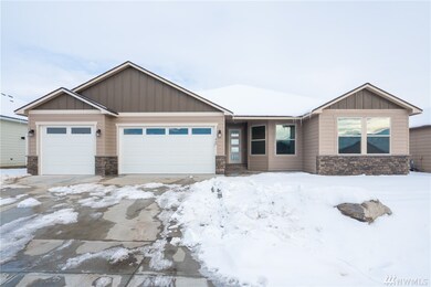 469 S Mason Ave, East Wenatchee, WA 98802 - photo 2