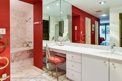 Master Bath MLS.jpg